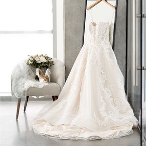 Maggie Sottero Wedding Dress